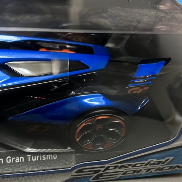 Maisto 1:18 Scale Die Cast Model Car Lambo V12 Vision Gran Turismo, New ! - Picture 4 of 8